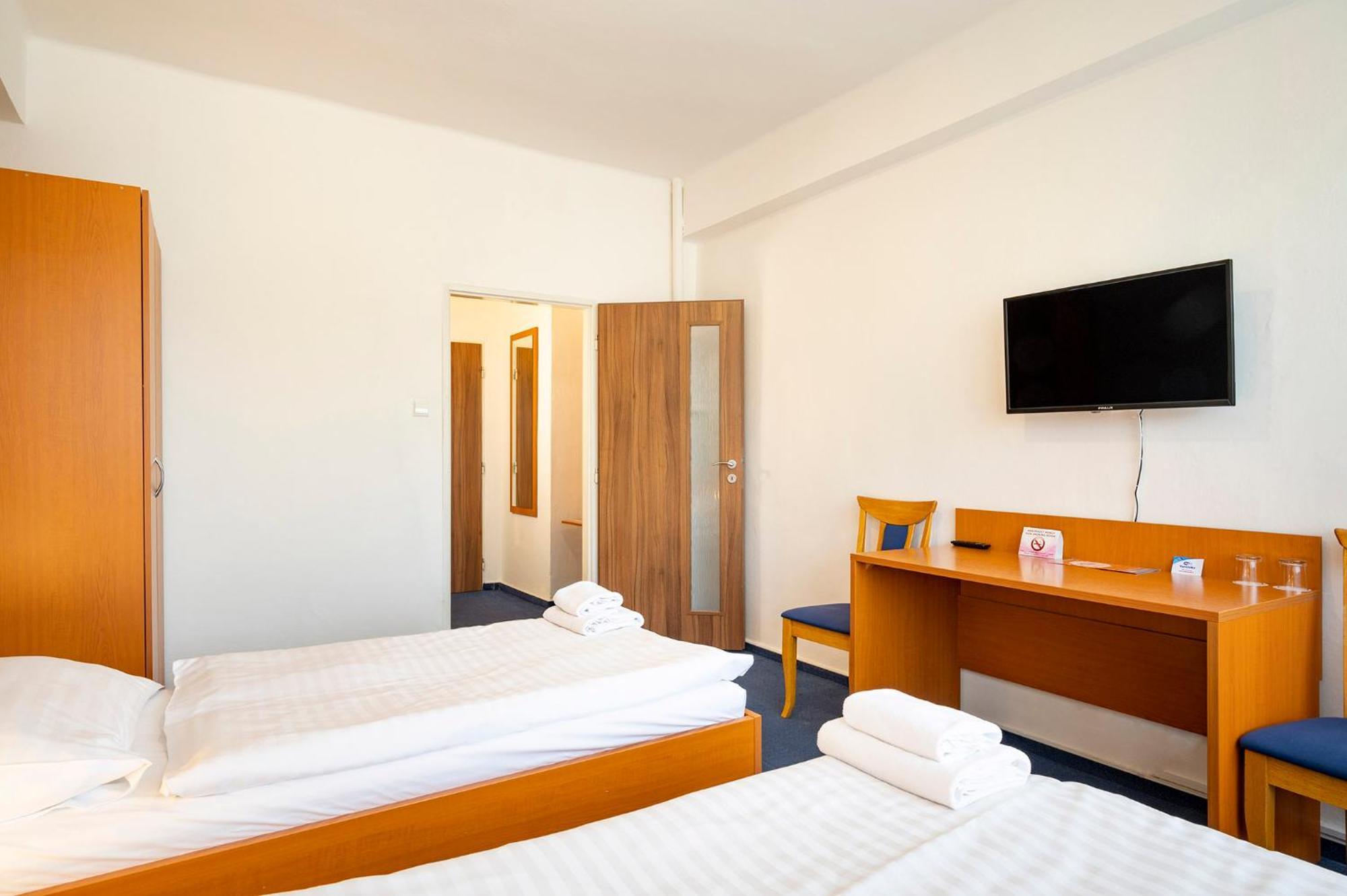 Hotel Veronika Ostrava Ngoại thất bức ảnh