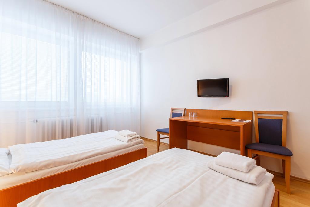 Hotel Veronika Ostrava Ngoại thất bức ảnh